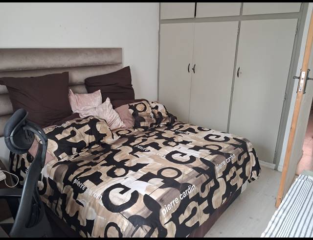 5 BEDROOM HOUSE FOR SALE IN BLUFF
